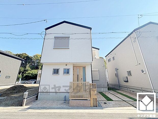 3段階中最も高いレベルの耐震等級3を取得。制震装置(TRCダンパー)も搭載し、災害復興拠点に求められる水準の耐震性を備えた繰り返す地震にも強い住宅で、安心してお住まいいただけます。