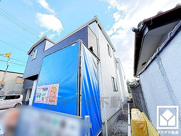 「ライフォート小川店」まで徒歩8分、ショッピングモール「ヨッテ杭瀬」まで徒歩11分など、お買い物施設が徒歩圏内に複数あり便利な住環境です。