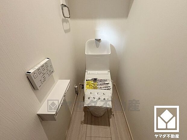 明るく清潔感溢れるトイレです。トイレが1階と2階にあるので、朝の忙しい時間にも混雑せず快適です。