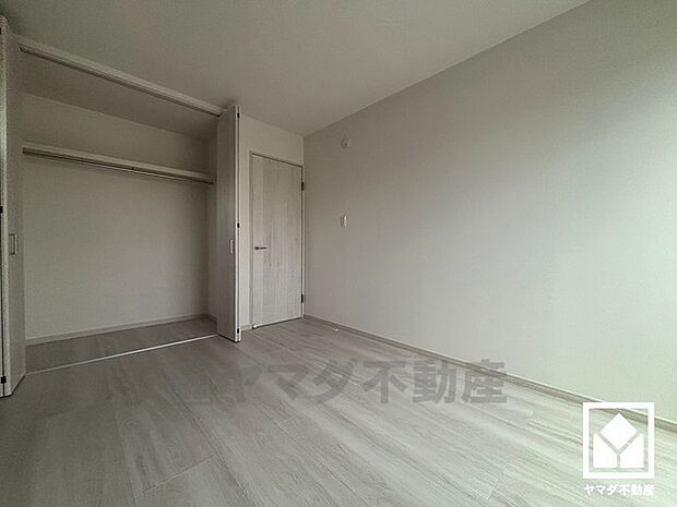 お子様のお部屋などにも丁度良い広さです。全居室フローリングでお掃除ラクラク。全居室収納もございますので、お部屋の広さを最大限に活用できます。