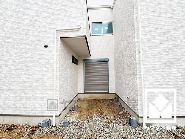 国道2号線が近く、車での移動もしやすい立地です。