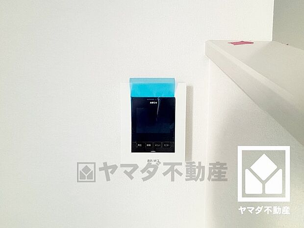 突然の来訪時でも安心なモニター付きインターホンを完備。お留守番中のお子様でも簡単に来訪者の確認ができます。