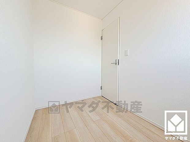 約3帖のテレワークルーム付き。お仕事部屋としては勿論、趣味のお部屋やウォークインクローゼットなど多用途にご利用いただけます。