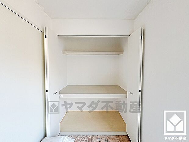 穏やかな暮らしを支える、豊かな収納。押入にはお客様用の座布団や寝具も収納可能です。