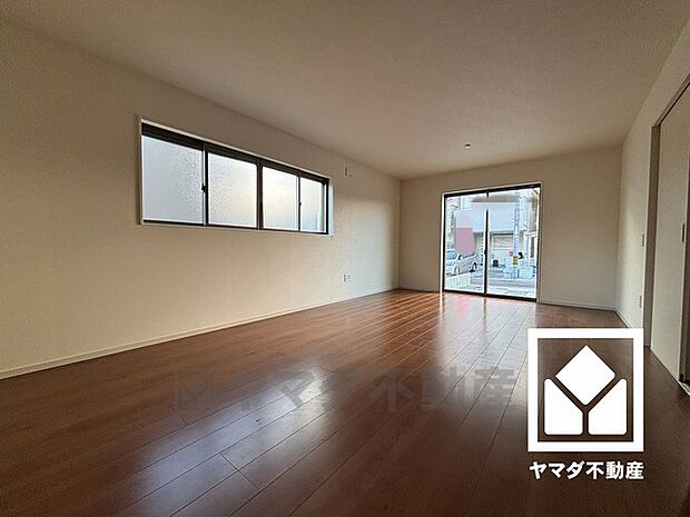 自然光を取り込む、開放感あふれる暮らし。隅々まで光が降り注ぎ、明るく心地の良い空間。