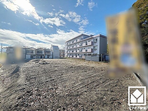 浴室には小窓が付いているので明るく、こもりがちな湿気もすぐ取り除くことができます。