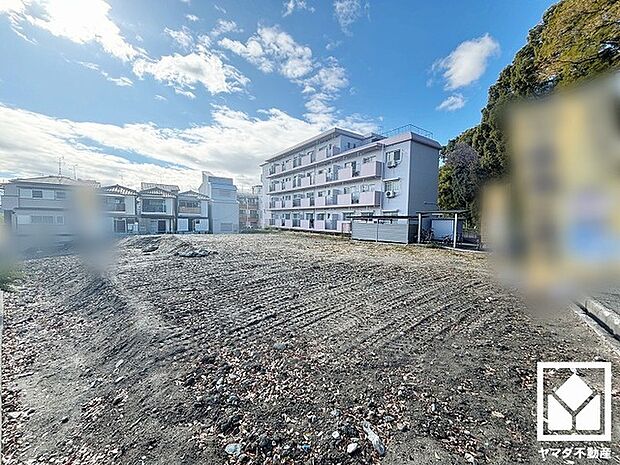 室内洗濯機置場がございますので、天候に左右されず洗濯していただけます。