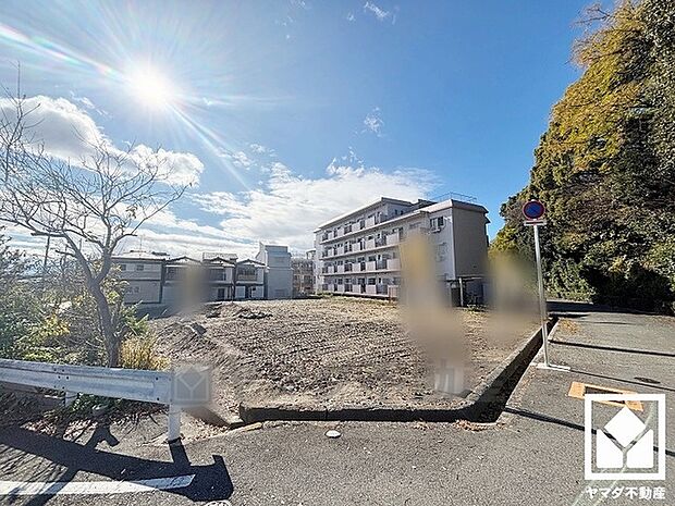 東園田町3期全4棟の1号棟です。区画それぞれ間取りが違うので、ライフスタイルに合わせてご検討ください。