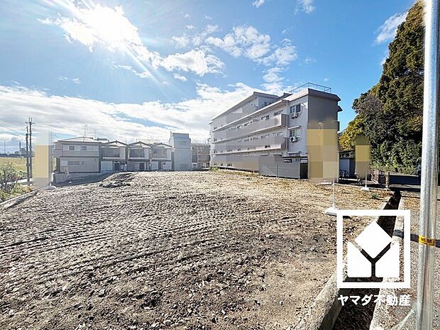 浴室には小窓が付いているので明るく、こもりがちな湿気もすぐ取り除くことができます。