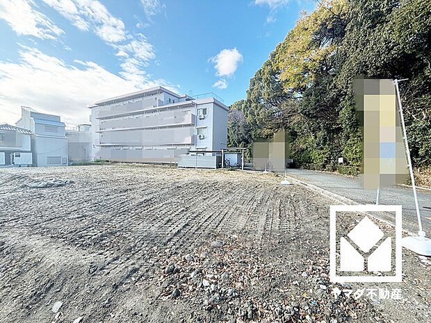 室内洗濯機置場がございますので、天候に左右されず洗濯していただけます。