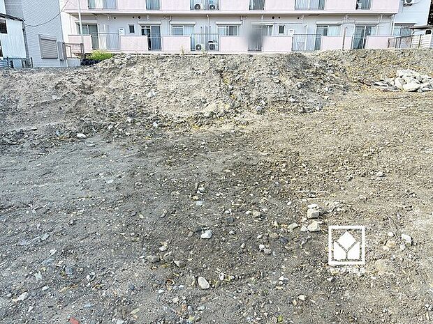 浴室には小窓が付いているので明るく、こもりがちな湿気もすぐ取り除くことができます。