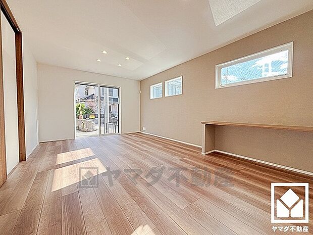 自然光を取り込む、開放感あふれる暮らし。隅々まで光が降り注ぎ、明るく心地の良い空間。