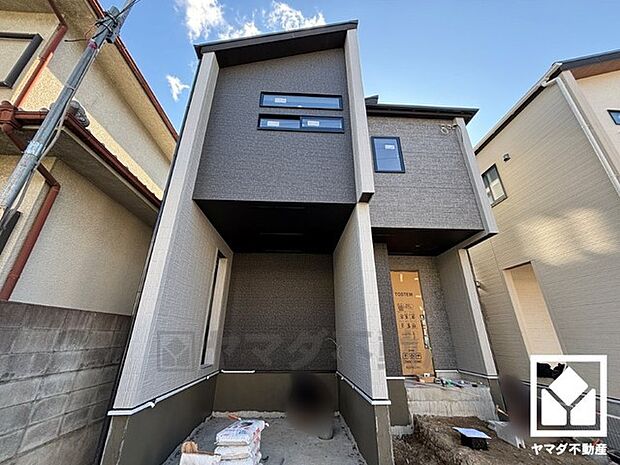 緑豊かな武庫川が徒歩圏内。川沿いにはサイクリングロードや遊歩道、芝生の広場などが整備されており、四季折々の自然を感じながらお散歩やサイクリング・ジョギングなどの運動も楽しめる住環境です。