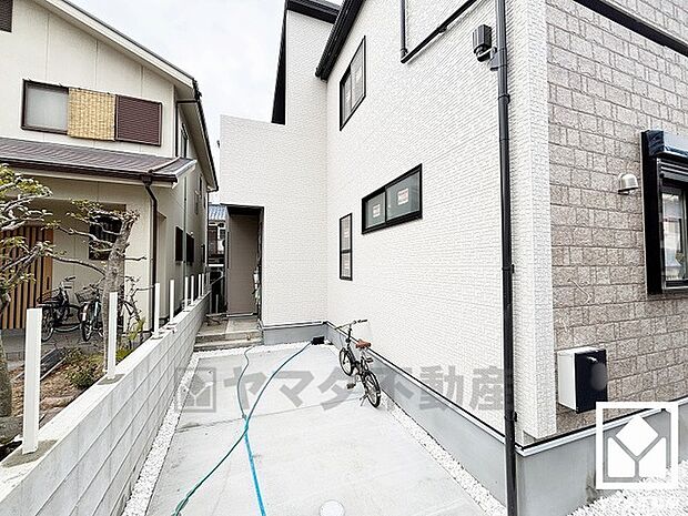 阪神電鉄武庫川線「洲先」駅まで徒歩約2分の立地。毎日の通勤・通学だけでなく、休日のお出かけまで利便性に優れています。