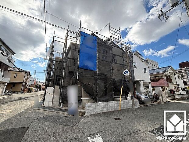 「ファミリーマート福田東鳴尾町一丁目」まで徒歩7分、「マックスバリュ西宮上田店」まで徒歩8分、「ライフォート西宮上田店」まで徒歩9分など、お買い物施設が徒歩圏内に複数あり便利な住環境です。