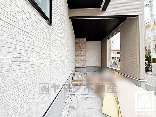 コミュニケーションがとりやすいリビング階段の住宅。移動の際にLDKを通る生活動線なので、ご家族と顔を合わせる機会が増えます。