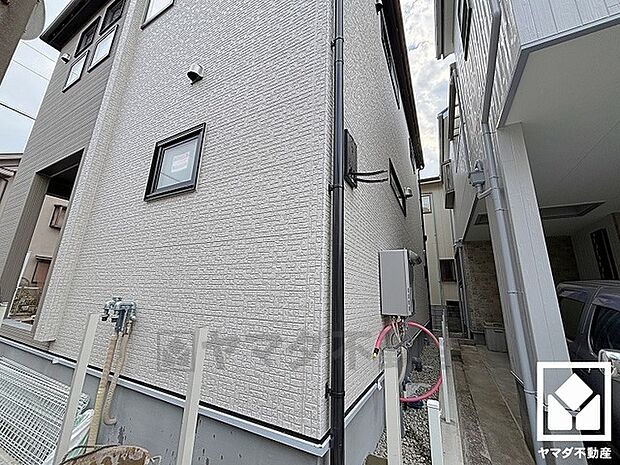 毎日の家事の負担を軽減でき、水道代の節約にもなる食器洗乾燥機付き。