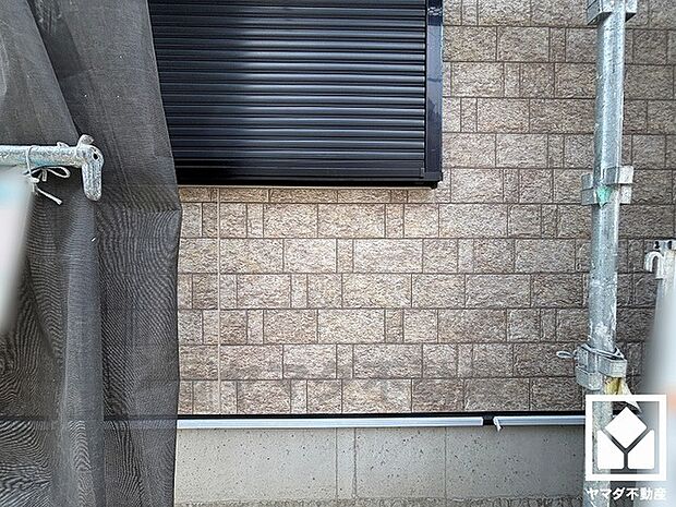 リビングだけでなく洗面室へも直接出入り可能な2WAYキッチンで、効率的に家事を行える動線設計になっています。