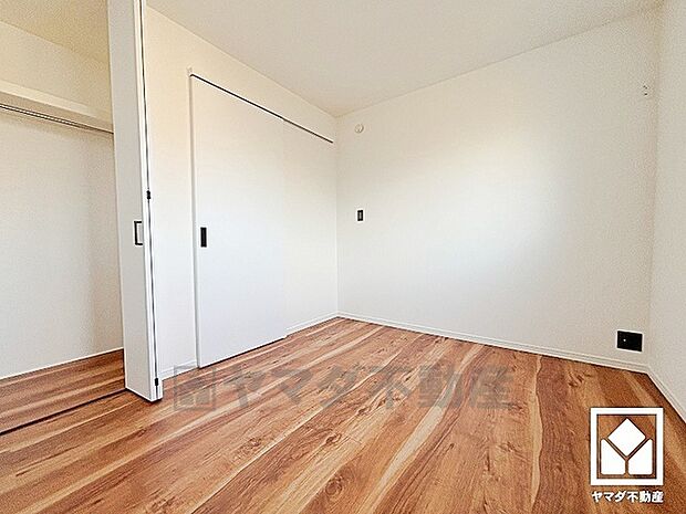 全居室フローリングでお掃除ラクラク。全居室にクローゼットもございますので、お部屋の広さを最大限に活用できます。