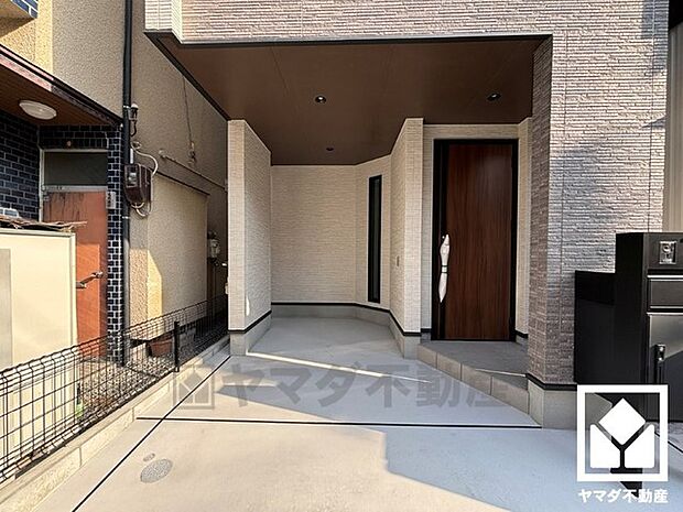 インナーガレージを1台分完備。重い荷物や雨の日の移動もスムーズで、快適なカーライフを実現。