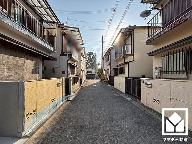 「鳴尾東小学校」まで徒歩3分。低学年のお子様も安心して通学していただけます。ご成約でヤマダポイントプレゼント中です。お問合せお待ちしております。