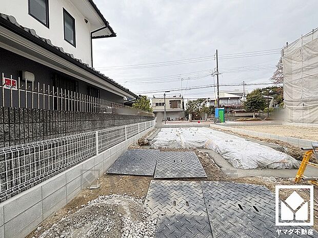 ブランコやすべり台などの遊具や砂場、ゆったりとした広場が整備された「住の堂公園」が徒歩3分の距離にあり、子育て世帯の方にもお勧めです。