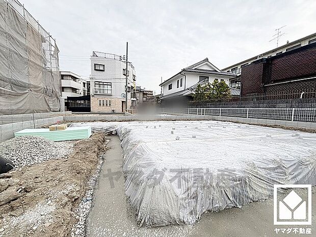 浴室には小窓が付いているので明るく、こもりがちな湿気もすぐ取り除くことができます。