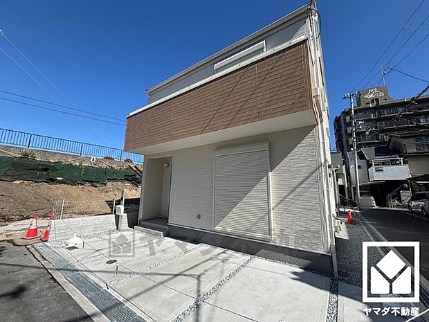 3段階中最も高いレベルの耐震等級3を取得。災害復興拠点に求められる水準の耐震性を備えた住宅で、安心してお住まいいただけます。ご成約でヤマダポイントプレゼント中です。お問合せお待ちしております。