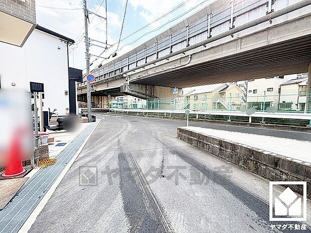 玄関にはシューズボックスを完備。家族の靴もしっかり収納できるので、玄関がいつも片付き、気持ちよくお客様を迎えられます。