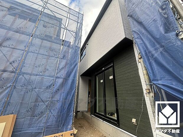 海岸沿いにはサイクリングロードや遊歩道が整備されている他、野球場やテニスコート・多目的グラウンドなどのスポーツ施設も充実しており、四季折々の自然を感じながら運動も楽しめる住環境です。