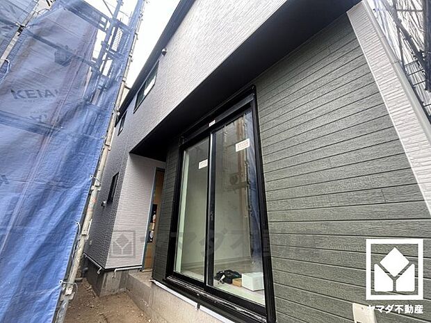 全居室に窓がございます。明るい陽光がたっぷり差し込む心地よい生活空間です。