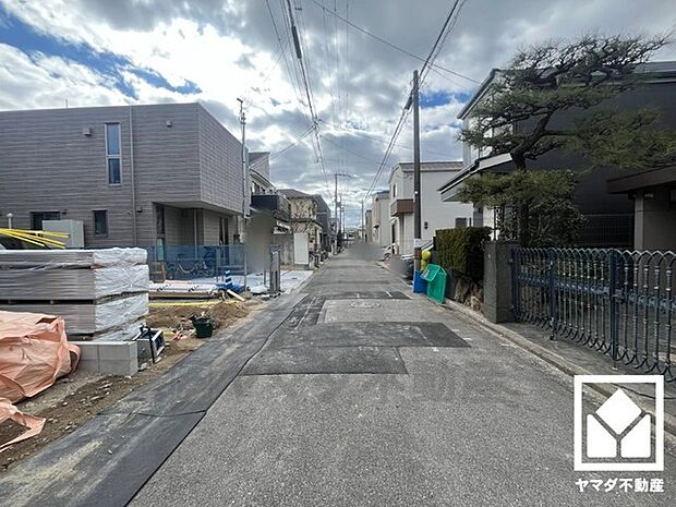 1階にはトイレットペーパーのストックや消耗品置き場、小物置きなどとしてもお使いいただけるカウンタースペースがございます。