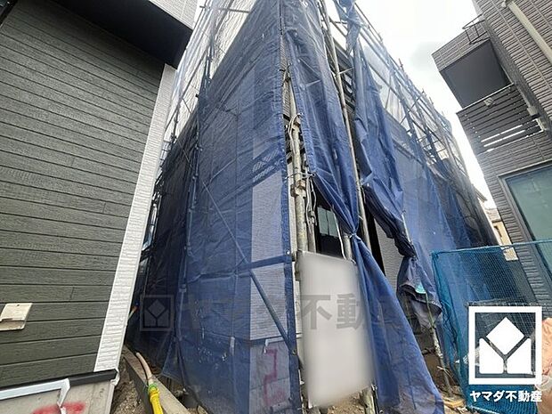 キッチンには床下収納がございます。災害時の非常食や食料品のストックなども保存できます。