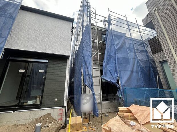 室内洗濯機置場がございますので、天候に左右されず洗濯していただけます。