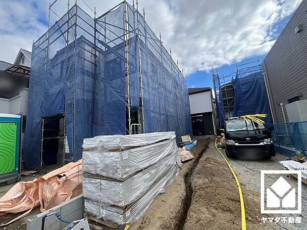 広々16帖のLDKが魅力。家族全員がリラックスできる、ゆったりとした快適リビングで温かい団らんの時間を。