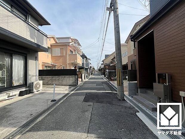 省エネ基準適合住宅で、光熱費などのランニングコストを抑えられます。夏は涼しく、冬は暖かい、季節に関わらず快適に過ごせる住宅です。ご成約でヤマダポイントプレゼント中です。お問合せお待ちしております。