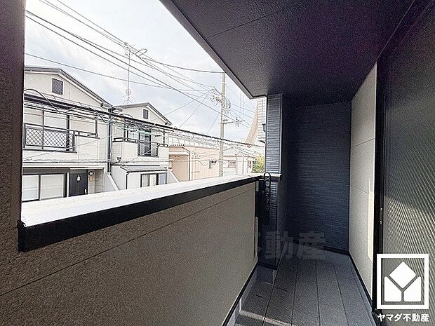 南向きバルコニーで陽当たり、風通し良好。