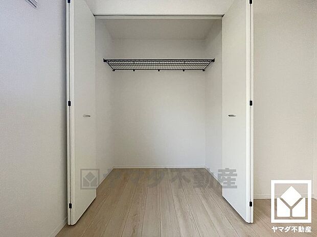 大きなクローゼットなので整理整頓しやすいです。