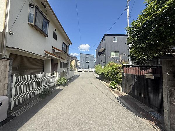 前面道路です！東側から撮影！