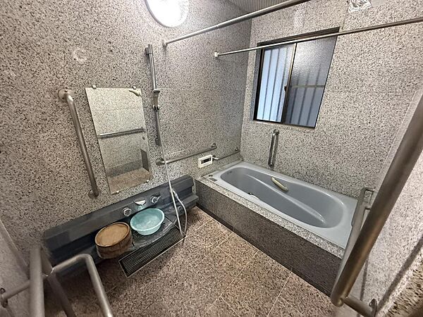 浴室は旅館かホテルのようです！