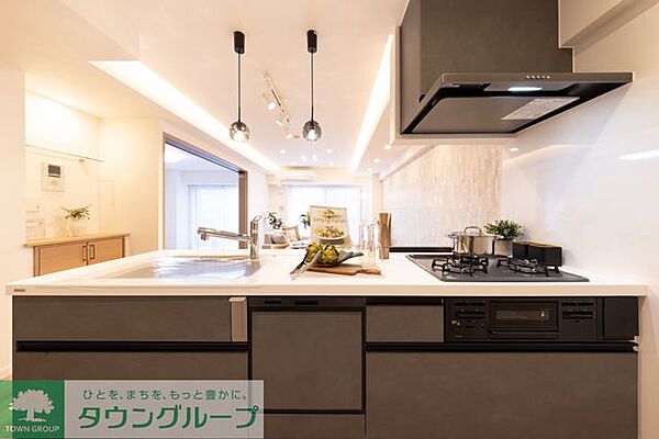 家族の笑顔が広がる、3口コンロ＆食洗機付きキッチン♪