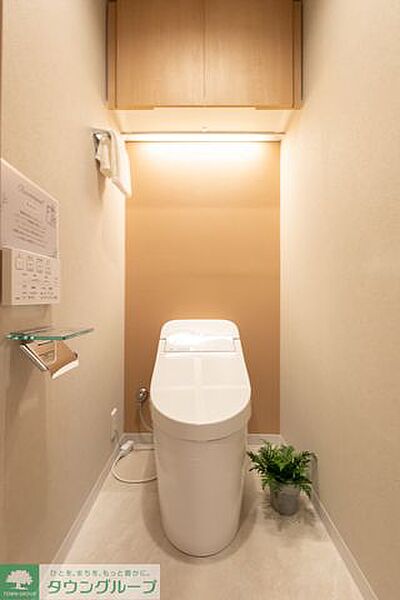 木目調の落ち着いた雰囲気のトイレ♪