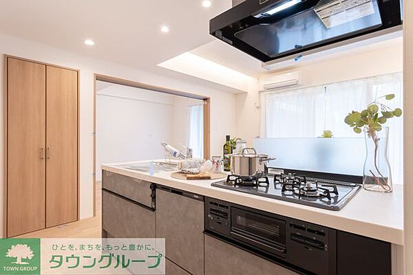 家族の笑顔が広がる、3口コンロ＆食洗機付きキッチン♪