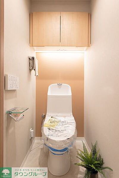 清潔で快適なトイレ空間を、温水洗浄便座完備♪