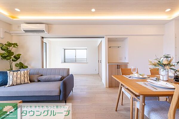 扉を開けて5.5帖の洋室と合わせて、広々とご利用いただけます♪