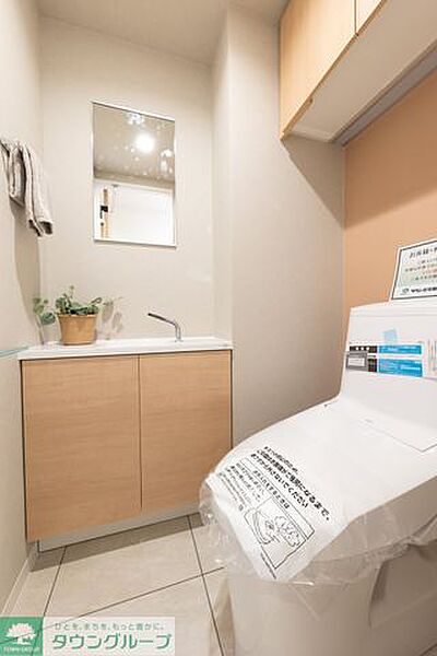 清潔で快適なトイレ空間を、温水洗浄便座完備♪