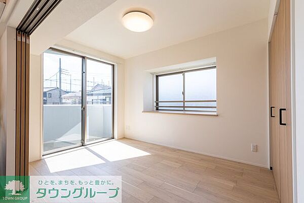 2面採光の明るい洋室です♪
