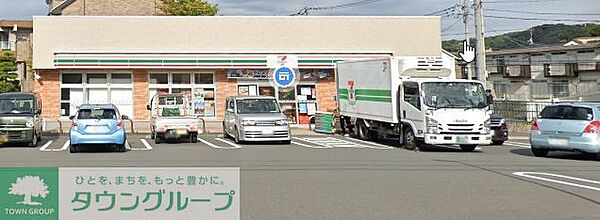 セブンイレブン横浜釜利谷東7丁目店 徒歩9分。 660m