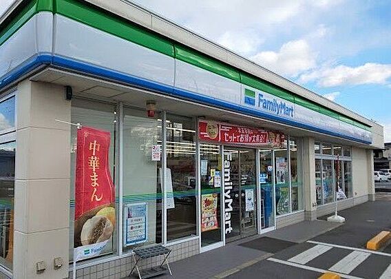 ファミリーマー...