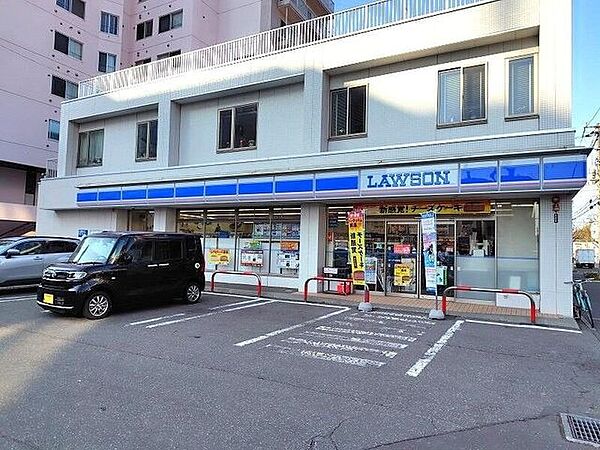 ローソン北5条西十九丁目店 670m